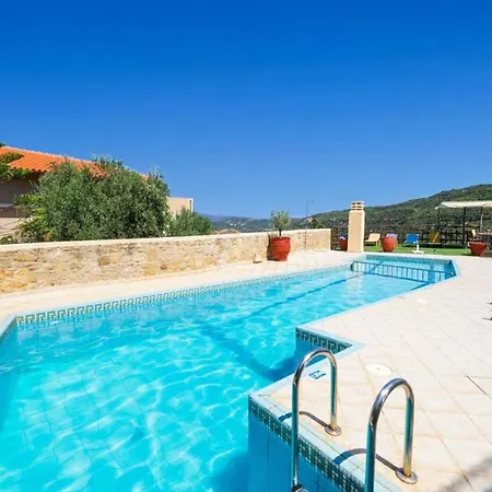 Countryside 1 With Shared Swimming Pool *